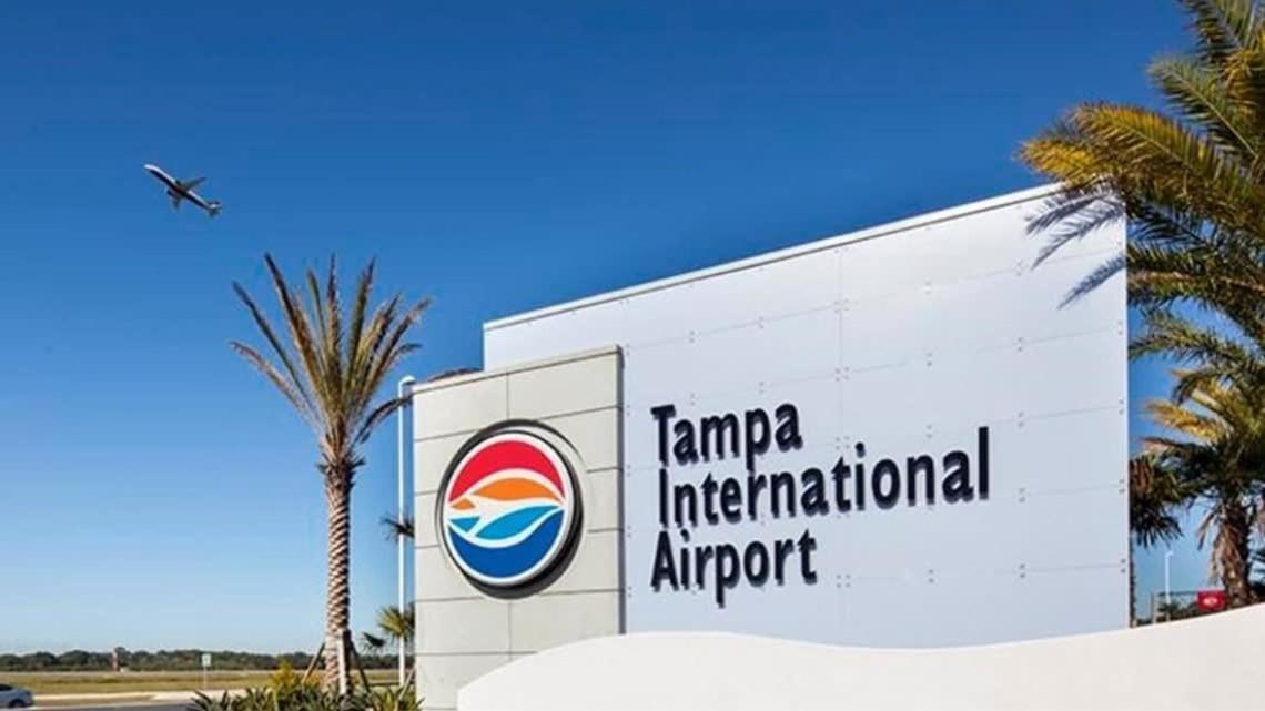 Budget Friendly Sleeps 8 Discounts Available Tampa Buitenkant foto