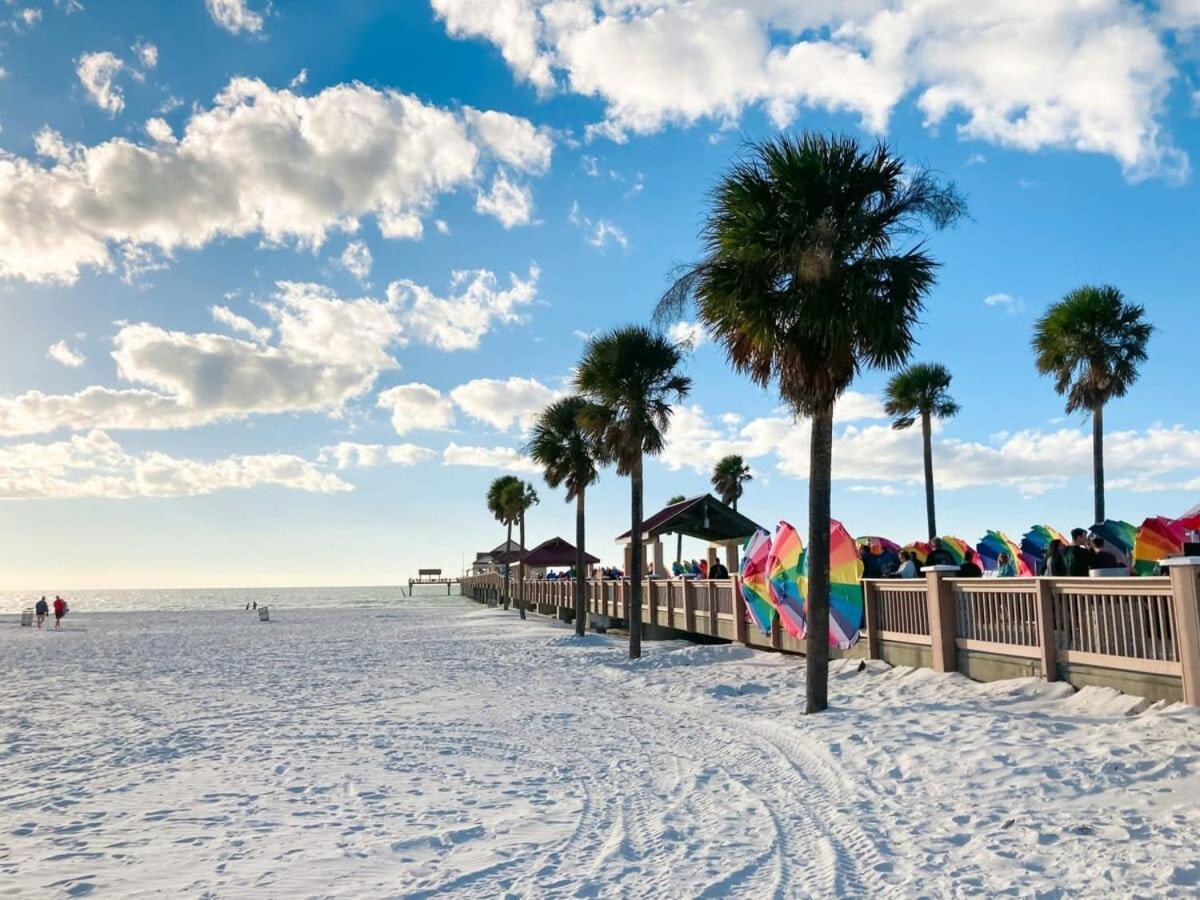 Budget Friendly Sleeps 8 Discounts Available Tampa Buitenkant foto
