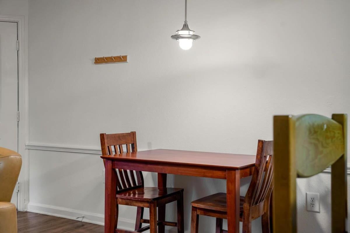 Budget Friendly Sleeps 8 Discounts Available Tampa Buitenkant foto