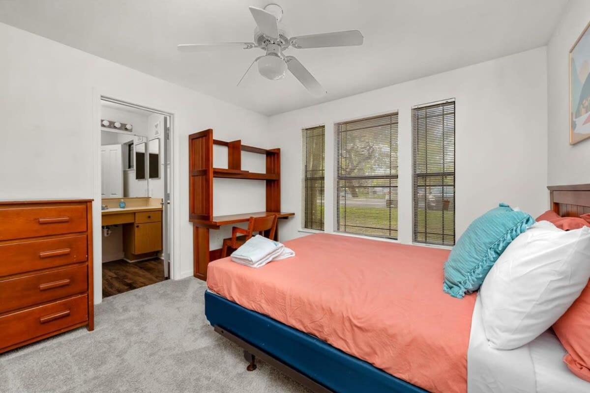 Budget Friendly Sleeps 8 Discounts Available Tampa Buitenkant foto