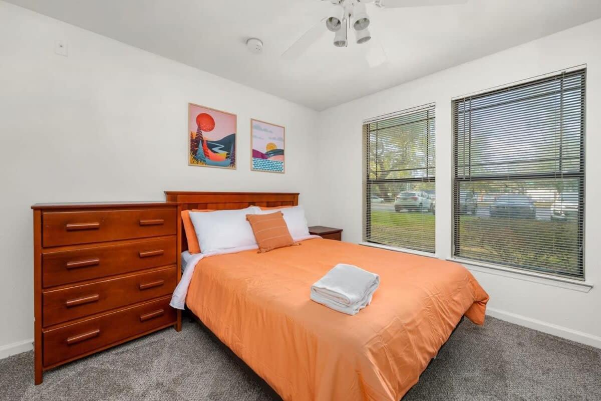 Budget Friendly Sleeps 8 Discounts Available Tampa Buitenkant foto