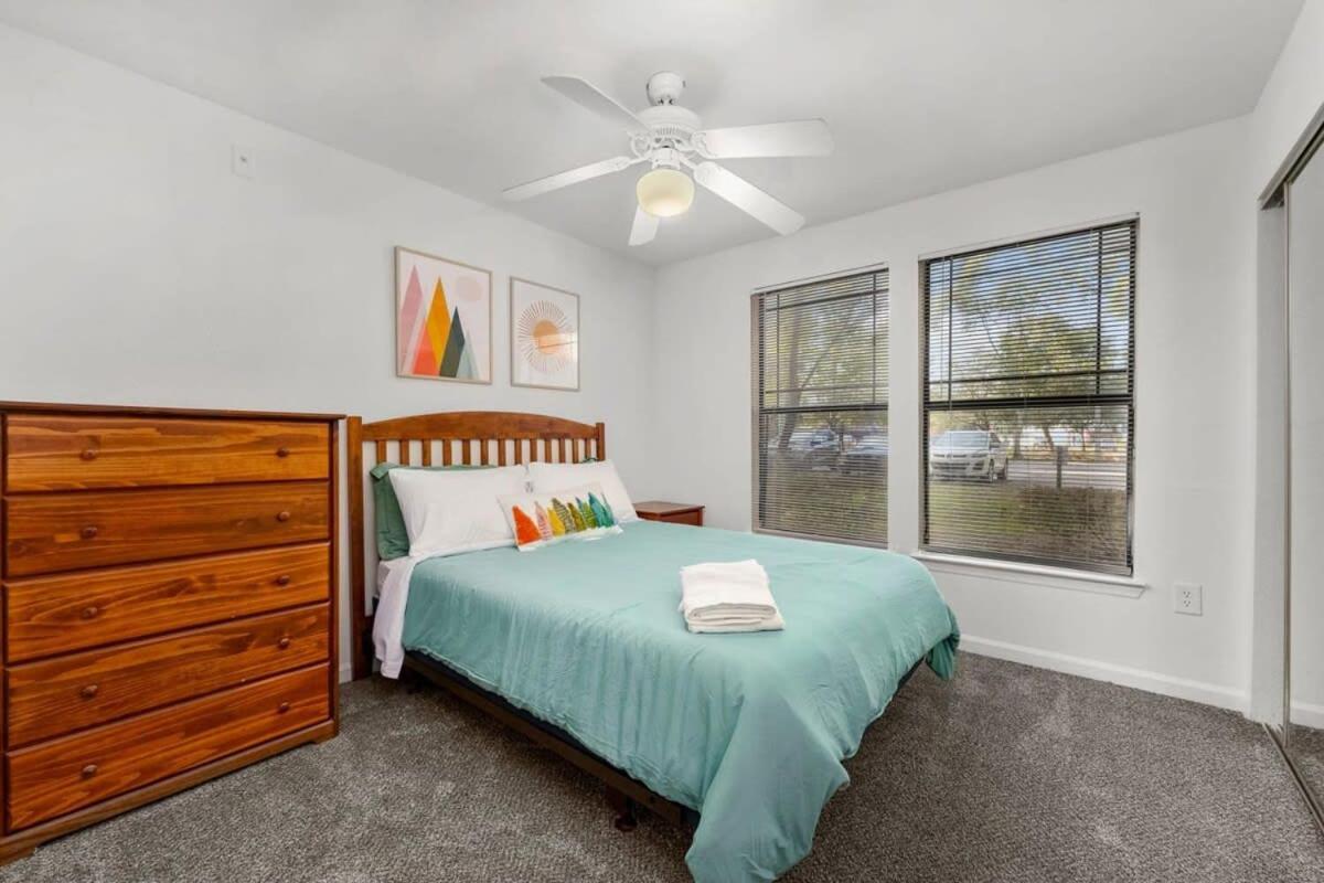 Budget Friendly Sleeps 8 Discounts Available Tampa Buitenkant foto