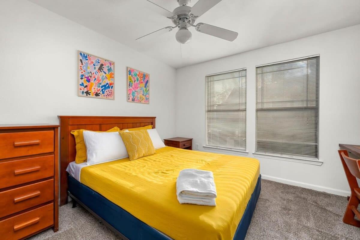 Budget Friendly Sleeps 8 Discounts Available Tampa Buitenkant foto